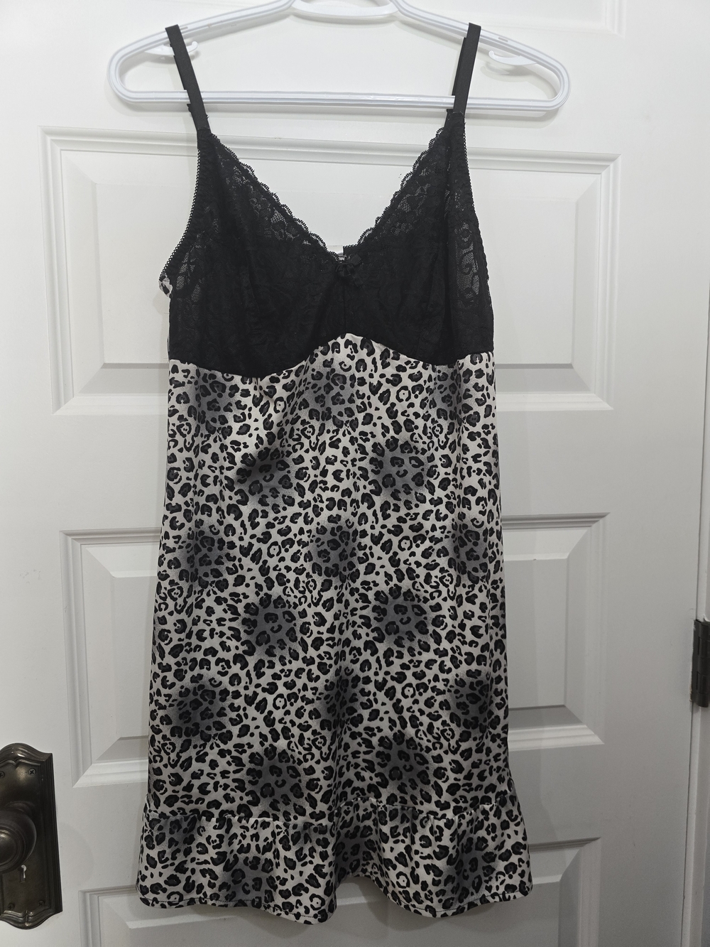 Delta Burke Black Lace & Leopard Satin Chemise